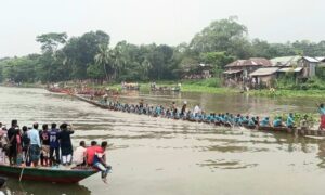 প্রধানমন্ত্রীর জন্মদিন স্মরণীয় করে রাখতে ফরিদপুরে নৌকা বাইচ