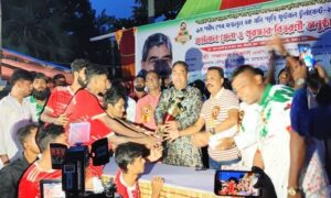 খুলনায় ১ম শহীদ শেখ ফজলুল হক মনি স্মৃতি ফুটবল টুর্নামেন্টের ফাইনাল খেলা অনুষ্ঠিত