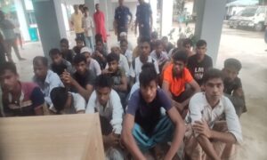 ফেরার সম্ভাবনা ক্ষীণ রোহিঙ্গাদের, জড়িয়ে পড়েছে বহুমাত্রিক অপরাধে