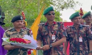 হিলি সীমান্তে বিজিবি ও বিএসএফের সৌজন্য সাক্ষাৎ