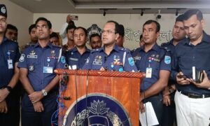 র‍্যাব ও গোয়েন্দা পরিচয়ে ব্যাংকের টাকা ছিনতাই, মূলহোতা গ্রেফতার