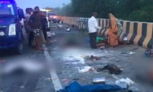 দাঁড়িয়ে থাকা বাসে ট্রাকের ধাক্কা, রাজস্থানে নিহত ১১