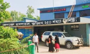 কুড়িগ্রামে স্যালাইন সংকট চরম বিপাকে রোগীসহ স্বজনরা