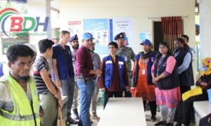 রোহিঙ্গা শিবির পরিদর্শন করলেন জাতিসংঘের সহকারী মহাসচিব