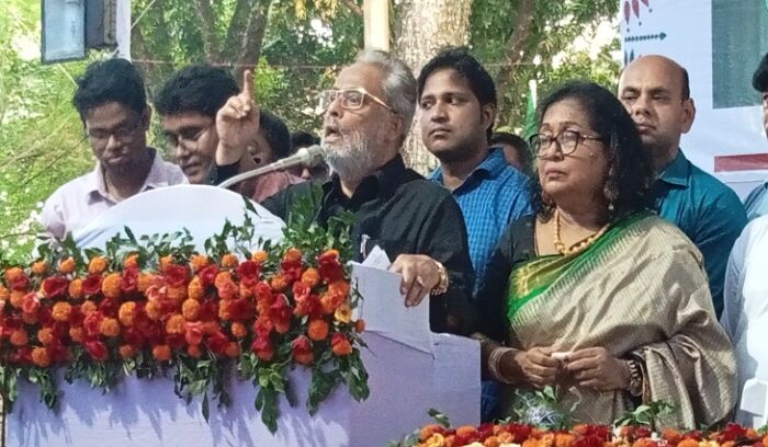 এ সরকার গণতন্ত্রকে ধ্বংস করে দিচ্ছে- জিএম কাদের