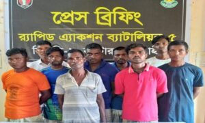 নাটোরে চোরাইমদ তৈরী ও বিক্রির অপরাধে ৯ মাদক ব্যবসায়ী গ্রেফতার