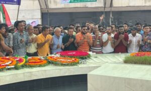 বিএনপির প্রতিষ্ঠাবার্ষিকীতে জিয়ার সমাধিতে ছাত্রদলের শ্রদ্ধাঞ্জলি