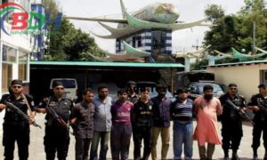 উপকূলে ডাকাতির প্রস্তুতিকালে অস্ত্র-গুলিসহ সাত জলদস্যু আটক