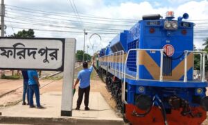 পদ্মাসেতু-ভাঙ্গা রেলপথ: ফরিদপুর থেকে ছেড়ে গেল ট্রায়াল ট্রেন
