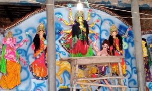 ডুমুরিয়ায় আসন্ন শারদীয় দূর্গা পূজা উপলক্ষে সাজানো হয়েছে বিভিন্ন অনুষ্ঠানমালা