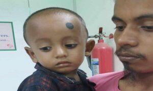 সালথায় টাকার অভাবে চিকিৎসা বন্ধ শিশু তালহার