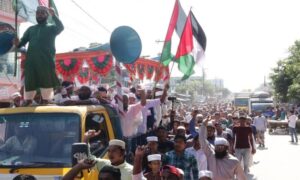 ফিলিস্তিনে হামলার প্রতিবাদে ঠাকুরগাঁওয়ে বিক্ষোভ মিছিল