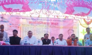 রংপুরে সুবিধাভোগীদের সাথে এমপি ডিউকের মত বিনিময়