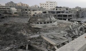 গাজার মসজিদে ইসরায়েলের যুদ্ধবিমান হামলা চালিয়েছে