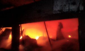 ফরিদপুরে ৫টি দোকান পুড়ে ছাই, কোটি টাকার ক্ষতি