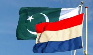 পাকিস্তান টস হেরে ব্যাটিংয়ে