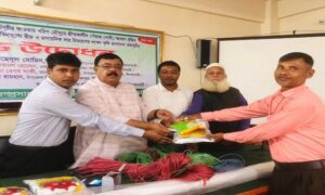 সৈয়দপুরে কৃষকদের মাঝে প্রণোদনার বীজ ও সার বিতরণ
