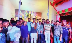 লোহাগড়ায় পূজা মন্ডব পরিদর্শন ও আর্থিক সহায়তা প্রদান করলেন এ এম আব্দুল্লাহ