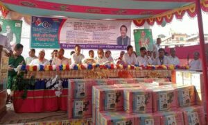 ফুলতলায় ৩০০ দুস্থ-অসহায় মহিলাদের মাঝে সেলাই মেশিন বিতরন