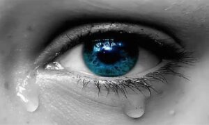 আপনি কি জানেন কেন চোখের পানি নোনতা?