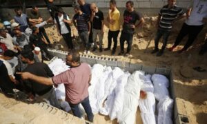 বাইডেন বলেছেন বেসামরিক মৃত্যুর ‘যুদ্ধ চালানোর মূল্য,’ ফিলিস্তিনিদের মৃত্যুর সংখ্যা অস্বীকার করে