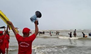 আতঙ্ক-উৎকণ্ঠায় কক্সবাজারের উপকূলবাসী