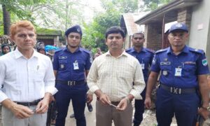 চুয়াডাঙ্গায় অস্বাস্থ্যকর পরিবেশে খাবার তৈরির অভিযোগে দুটি প্রতিষ্ঠানকে জরিমানা