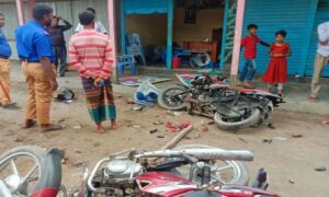 হাতীবান্ধায় মামলার আসামী করা নিয়ে দ্বন্দ্বে সংঘর্ষ, আহত ১০