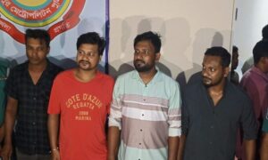 রংপুর মহানগর পুলিশের অভিযানে অস্ত্র ও মাদকসহ ৫ শীর্ষ সন্ত্রাসী গ্রেফতার