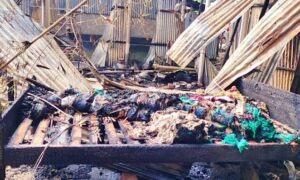 ফুলবাড়ীতে অগ্নিকাণ্ডে পুড়লো চারটি ঘর