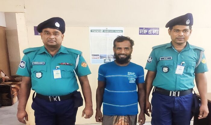 খুলনায় কেএমপির অভিযানে গাঁজা, ইয়াবা ও ফেন্সিডিলসহ গ্রেফতার ৫