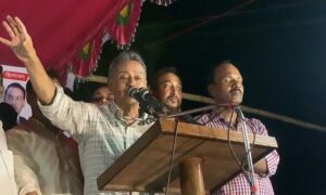 আওয়ামী লীগ সরকার কিছু অসাধু সরকারি কর্মকর্তা কর্মচারীর বলে ক্ষমতায় টিকে আছে- আমির খসরু