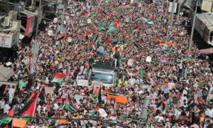 আরব বিক্ষোভকারীরা গাজায় ইসরায়েলের হামলা বন্ধের দাবি জানিয়েছে