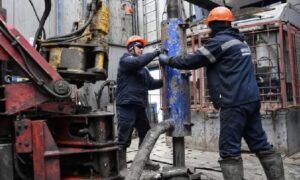 ‘ধ্বংসাত্মক’ শিল্পে শ্রমিকদের বেতনের সীমা নির্ধারণের আহ্বান জানিয়েছে জাতিসংঘ