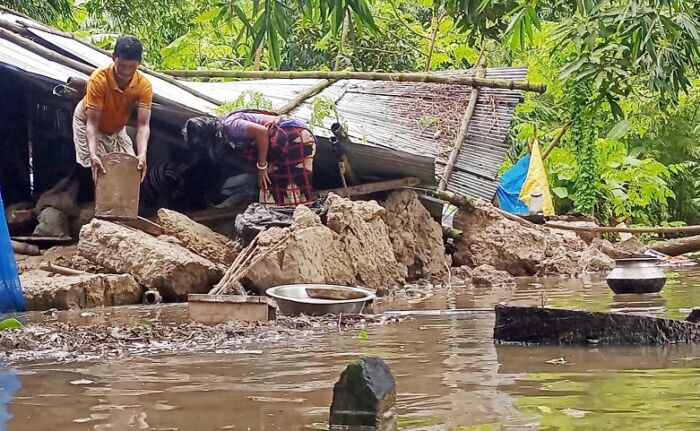 বগুড়ার নন্দীগ্রামে কয়েকদিনের টানা ভারি বৃষ্টিতে বেশ কয়েকটি গ্রামের মানুষ পানিবন্দি, নিহত-১