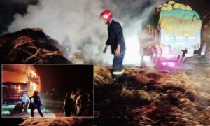 বগুড়ায় অন্ধকার রাজপথে অগ্নিসন্ত্রাস, টার্গেট যানবাহন