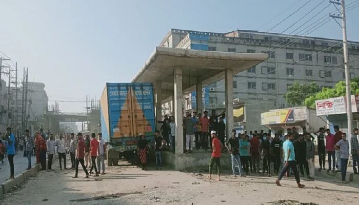 গাজীপুরে পুলিশের সঙ্গে সংঘর্ষে এক নারী নিহত