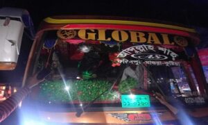 ফরিদপুরে যাত্রীবাহী বাসে ইট-পাটকেল নিক্ষেপ