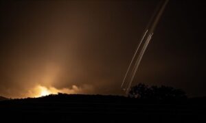 গাজার উত্তর-পশ্চিমাঞ্চলে ইসরায়েলি সেনারা বোমা বর্ষণ করেছে