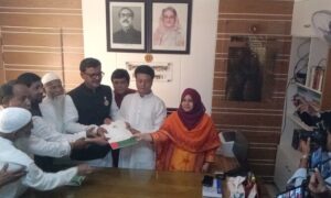 মনোনয়ন পত্র দাখিল করলেন নৌ প্রতিমন্ত্রী খালিদ