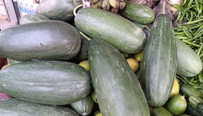 হিলি বাজারে অসময়ে মিলছে বাঙ্গি