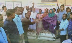 কেন্দুয়ার কৃষকদের মাঝে প্রণোদনার সার-বীজ বিতরণ