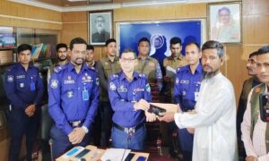 মেহেরপুরে হারিয়ে যাওয়া ৫৭টি মোবাইল ও বিকাশ প্রতারণার টাকা উদ্ধার