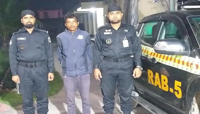 নাটোরে চাঞ্চল্যকর হেলপার হত্যা মামলার আসামি গ্রেফতার