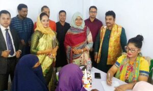 বগুড়ায় বিনামূল্যে রোগী দেখলেন চিকিৎসকরা