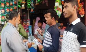 শ্রীপুরে এমপি শিখরের জন্য দোয়া ও নৌকায় ভোট চেয়ে লিফলেট বিতরণ