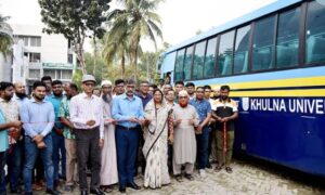 এমবিএ স্কুলের ১১ শিক্ষার্থীকে ডিন্স অ্যাওয়ার্ড প্রদান