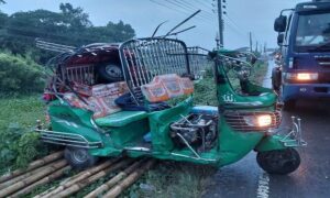 ফরিদপুরে সড়ক দুর্ঘটনায় দুই পুলিশ সদস্য নিহত, আহত ৩