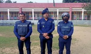 শেরপুরে সংসদ নির্বাচনের ভোট কেন্দ্র পরিদর্শন করলেন ওসি