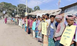 পাটগ্রামে পাথর ভাঙ্গা শ্রমিকদের স্বাস্থ্য সচেতনতায় ক্যাম্পেইন অনুষ্ঠিত